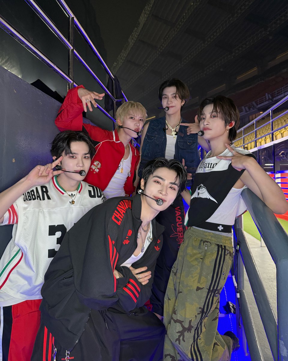 WayV_official's tweet image. #WayV in SMTOWN LIVE 2025-26 @ BANGKOK  

#威神V 
#SMTOWN #SM_30thAnniversary
#SMTOWN2025_26_BANGKOK