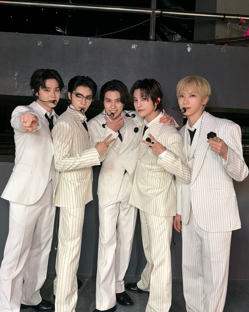 #WayV in SMTOWN LIVE 2025-26 @ BANGKOK  

#威神V 
#SMTOWN #SM_30thAnniversary
#SMTOWN2025_26_BANGKOK