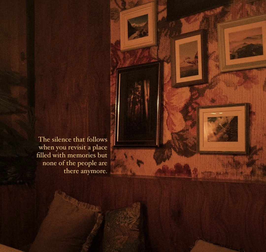 𝑹𝒆𝒗𝒊𝒔𝒊𝒕𝒊𝒏𝒈