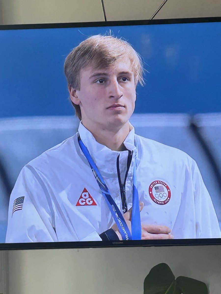sethkovar's tweet photo. Fastest man on skates Jordan Stolz #WinterOlympics #TeamUSA https://t.co/Ebjvumn2qJ