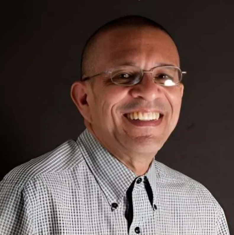 Un gran dolor la partida del amigo y colega Humberto Acosta. Un excelente ser humano y mejor profesional que deja un legado eterno para los periodistas deportivos de Venezuela y sus nuevas generaciones. Abrazos a su familia, amigos y colegas  a la distancia!!!