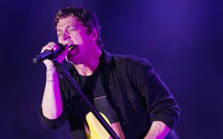 JuanC_Rdgz's tweet photo. 🎵 Happy Birthday Rob Thomas 🎂🎵
#RobThomas #MatchboxTwenty #HappyBirthdayRobThomas https://t.co/TpqIWidMPc