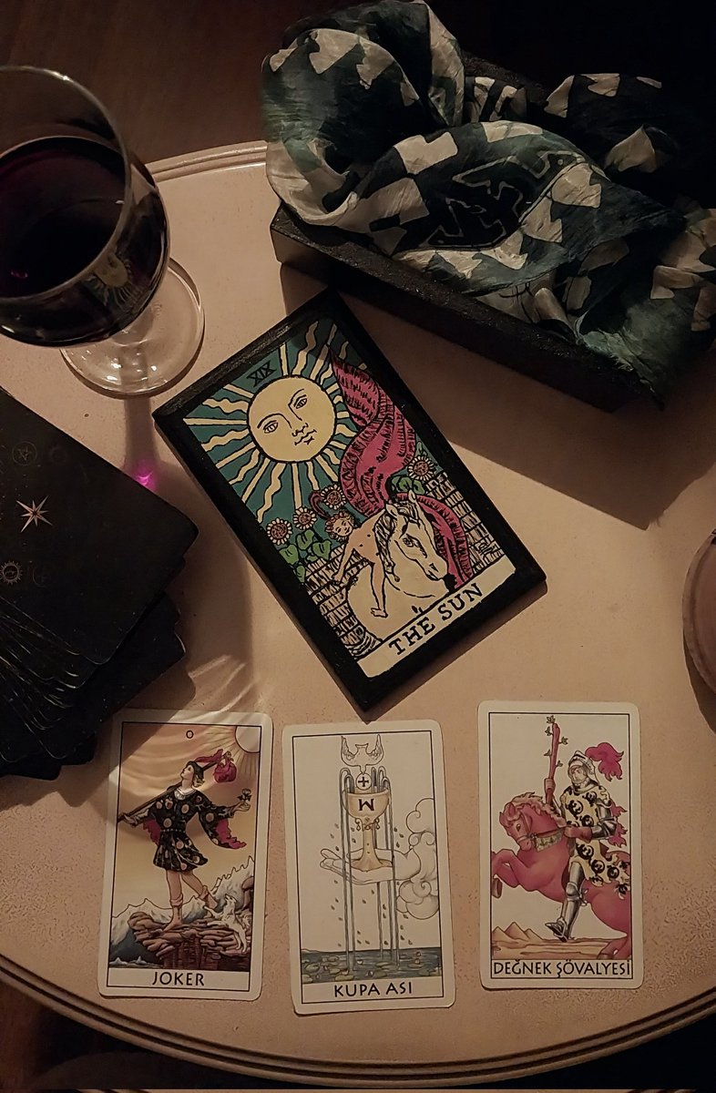 satürn'ün balıktan çıkışını kutlamak lazım 🍷 yine yeni yeniden aşk yeniden.. 🎶