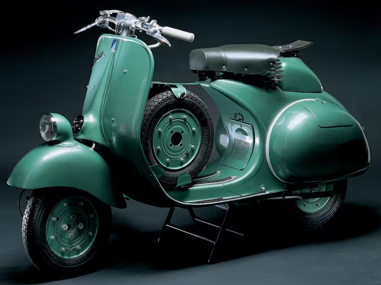 UltimativCars's tweet photo. (Background knowledge)

W/ +19M units, the #Piaggio #Vespa [Italian for "wasp"] (s. 1949) is the most popular scooter on the world.

Since Vietnam introduced the Vespa in the 1950s, #sidecar|s emerged from there e/wh, as in this region, any motorbike is used as a family's car ... https://t.co/jPuQsusMfw