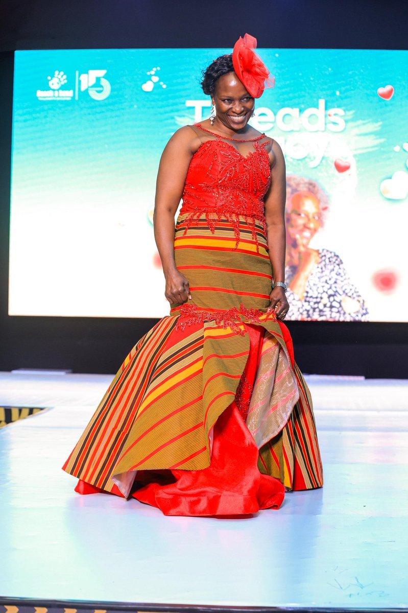 KatsFaisal's tweet image. It’s was the specific weave of a Scottish clan's tartan or the intricate beadwork of Maasai jewelry, your clothes told your story your lineage, your status and your home before you even spoke a word.

#ThreadsOfLegacy #Valeldertines