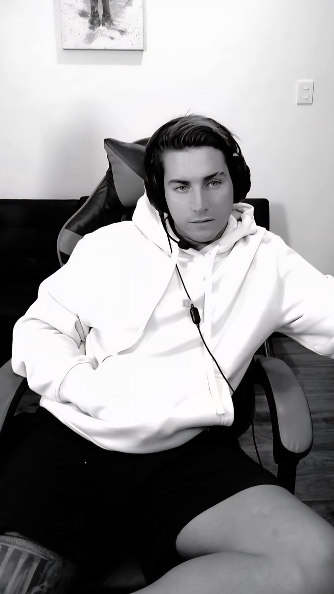 Aqui esperando el intento numero 1334556665 q cupido hace para encontrar el amor a nuestro FOREVER ALONE⏳️
MATCH X AGUS EN VLAFDS
#AgusFernández  
#ElAmorEs