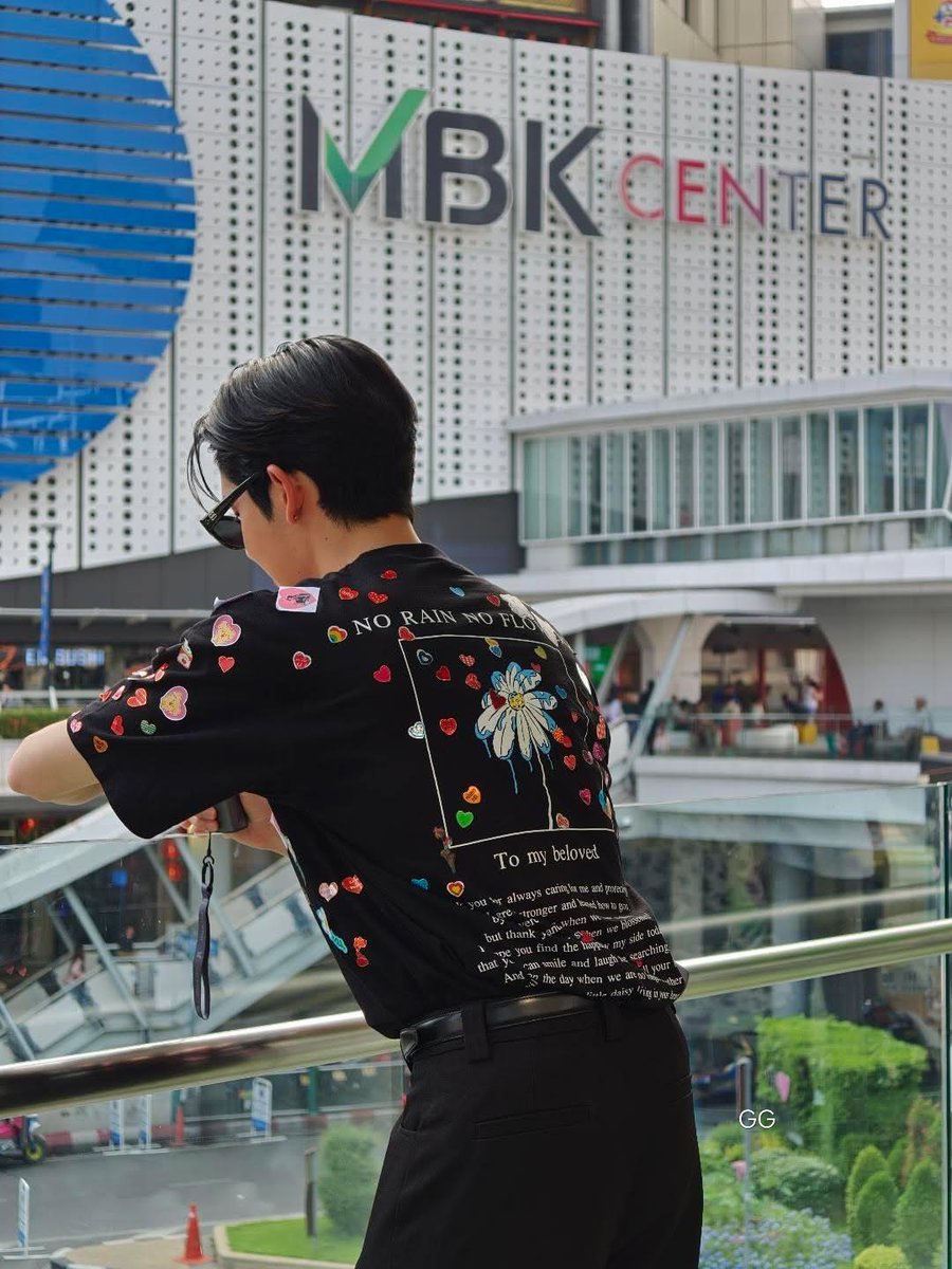 หันหลังยังหล่อ ยอมให้เค้าเลยจริงๆ 🥺

JAMESSU 27TH BDAY MERIT
#JamesMakeMeritDay2026
#JamesSu #JSY