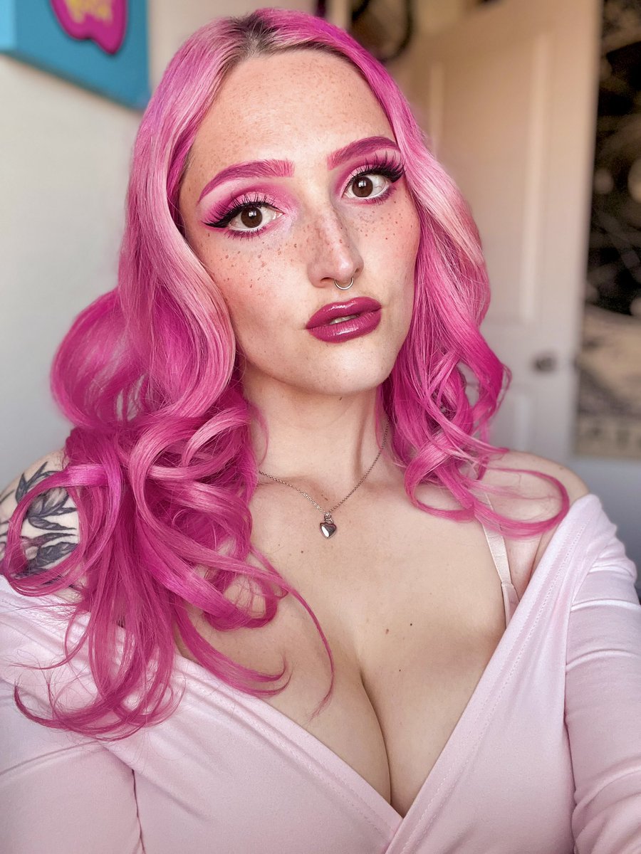 devote2luna's tweet image. happy valentine’s day! you’re allll mine today 💘