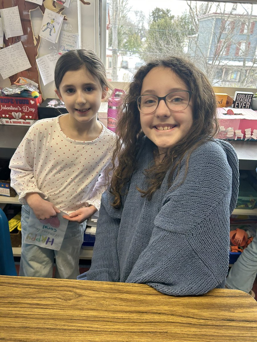 Miss Hood tweet media