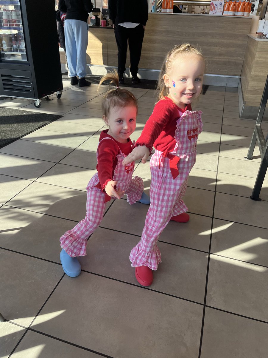 Lexy Zugg tweet media