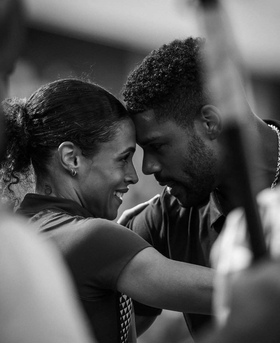 Sydney McLaughlin fans tweet media