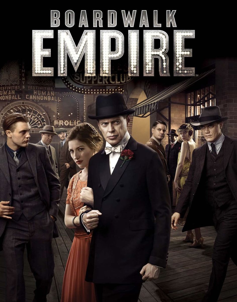 Esto terminando la primera temporada de Boardwalk Empire y me está FLIPANDO. El Nucky Thompson de Steve Buscemi es un personaje increíble.