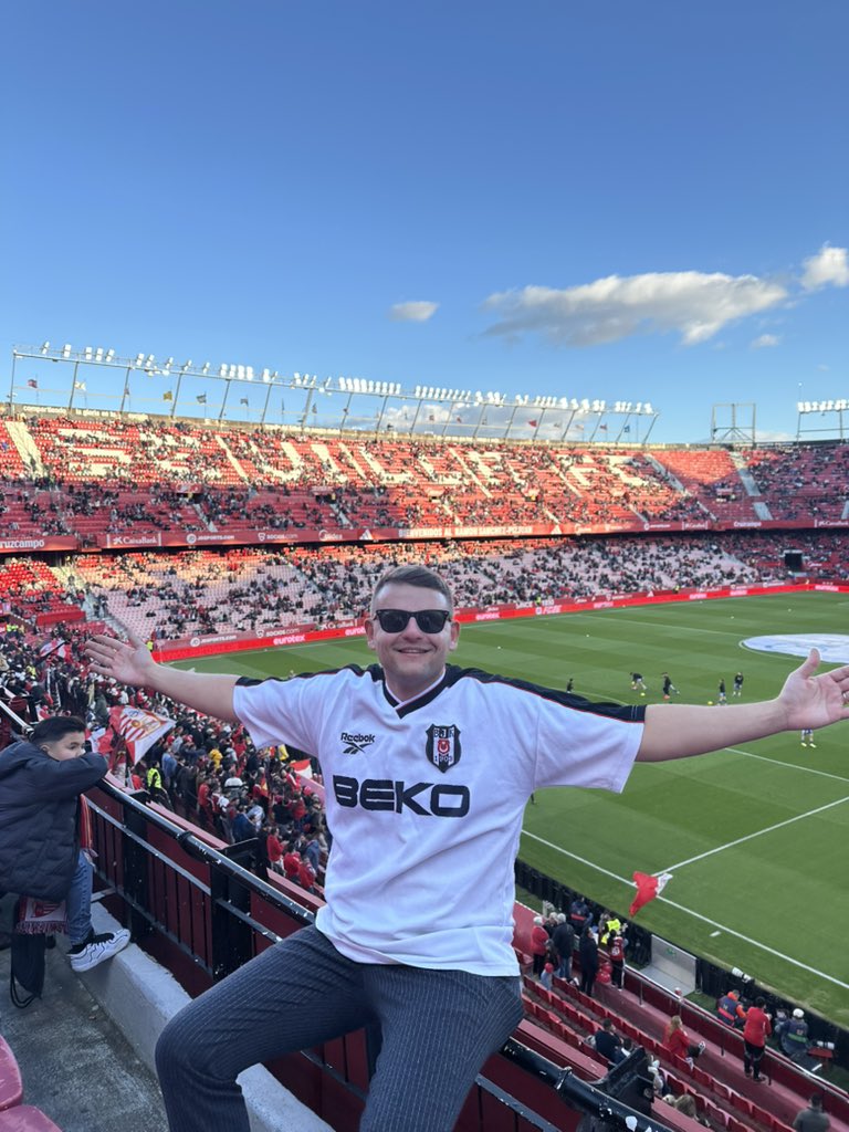 Sevilla-Alaves maçından Beşiktaşımıza sevgiler😎🏁 <a href="/tribundergi/">Tribun Dergi</a>