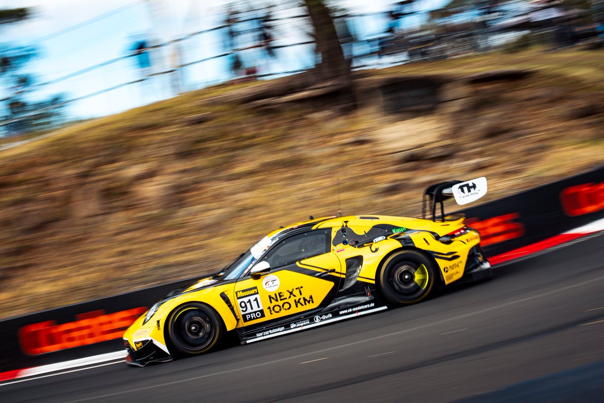 absolute_racing's tweet image. #B12hr - Let the season-opening race begin.🦘🇦🇺! 
#AbsoluteRacing #IGTC 

🔴🔗 rb.gy/ogfgnw