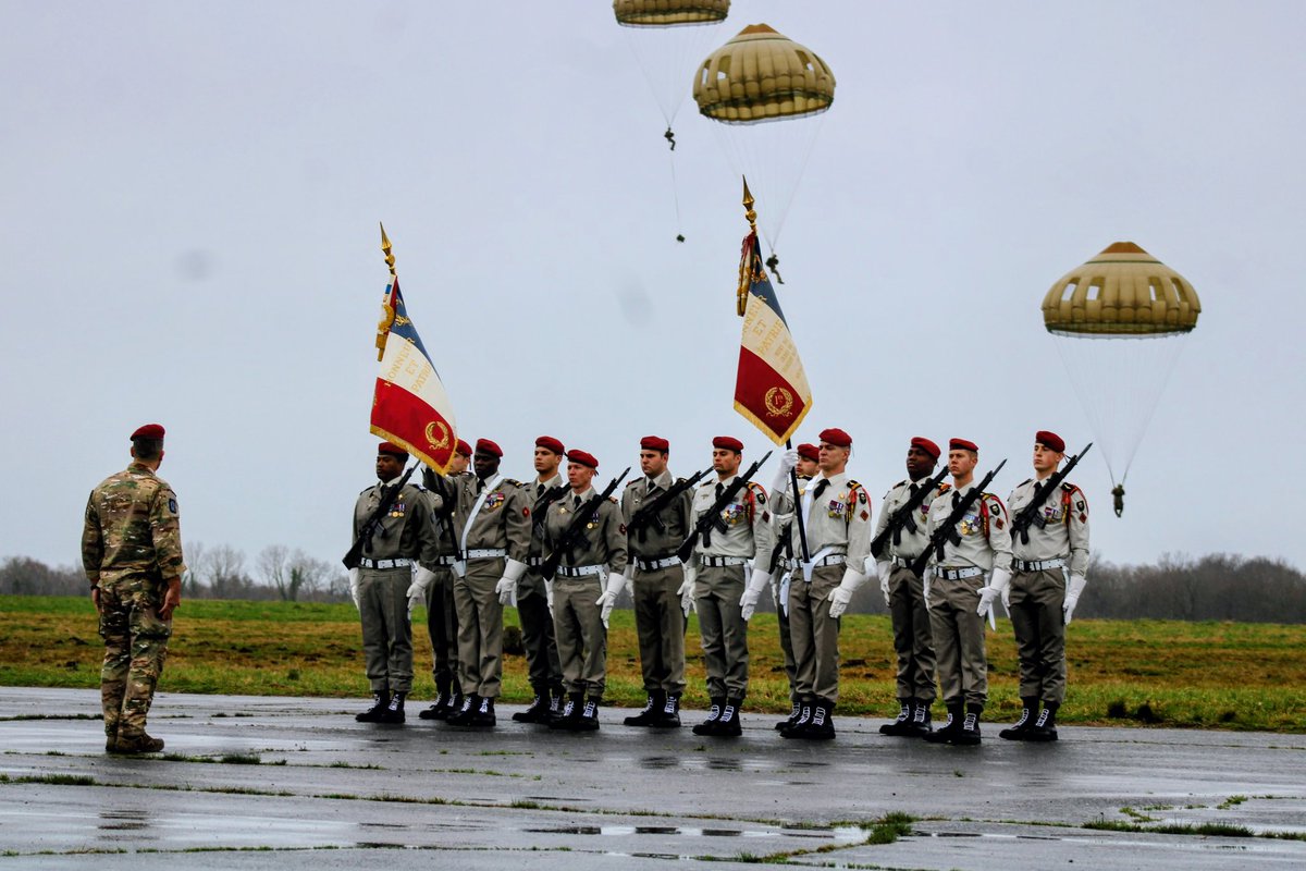 École des troupes aéroportées tweet media