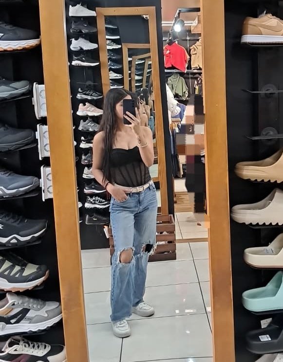 Luzz0408's tweet photo. Lo lindo que es ser mamá y que no se te noté jaja🥰 https://t.co/Axz9v0O7Xs