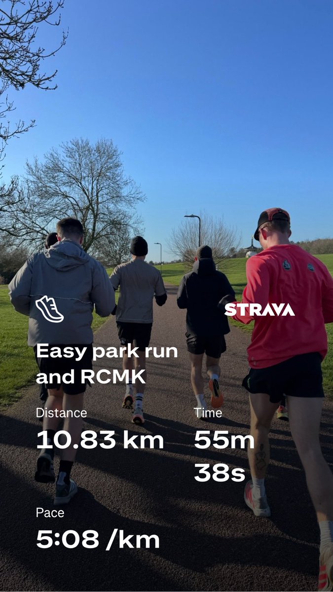 Tiritiss's tweet photo. Sunny day ☀️ and an easy 10k with the lads #running https://t.co/qrchLAYJvz