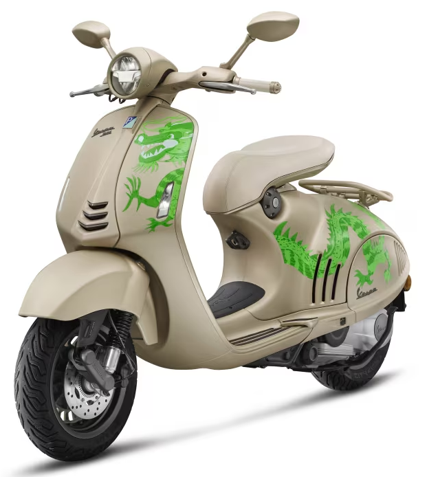 UltimativCars's tweet photo. (Background knowledge)

W/ +19M units, the #Piaggio #Vespa [Italian for "wasp"] (s. 1949) is the most popular scooter on the world.

Since Vietnam introduced the Vespa in the 1950s, #sidecar|s emerged from there e/wh, as in this region, any motorbike is used as a family's car ... https://t.co/jPuQsusMfw