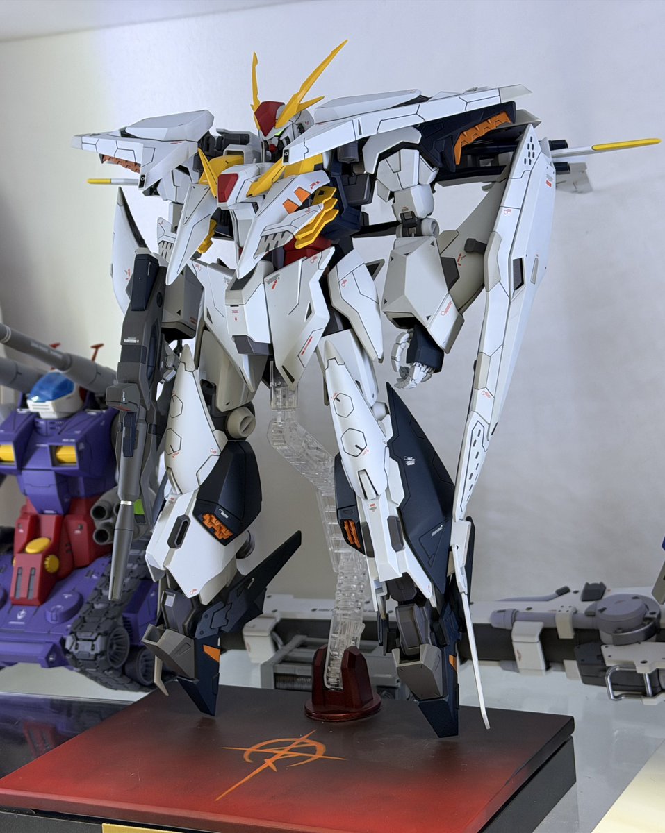 ffee_96's tweet photo. 完成してから3年半経つΞガンダムですが、初めてフライトフォームに変形させて見ました。
いやはや、格好いいじゃありませんか…… https://t.co/9wDDihR6XL