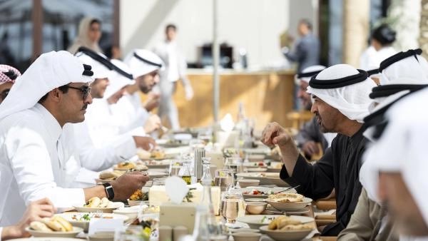 الشعبان الشقيقان، الإماراتي والقطري، يعلمان يقيناً أنهما أهل وجيران وأنساب، وأن عوائل كثيرة في البلدين يمتزج فيها الدم الإماراتي بالقطري، وأن العادات واحدة، والنفوس متآلفة.
