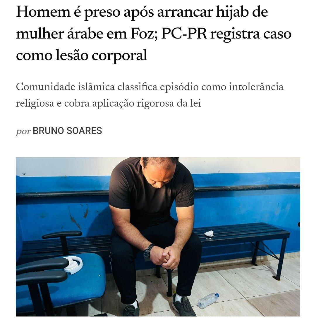 Esse animal agrediu duas mulheres dentro de um shopping de Foz do Iguaçu, aqui no interior do Paraná.

O motivo? O imbecil viu duas mulheres muçulmanas e achou que tinha o direito de agredi-las. Ele agrediu uma com vários socos, a outra tentou intervir e apanhou também.+