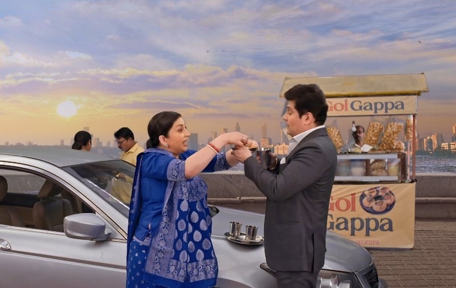 Mihir feeding Tulsi golgappas...pure old-school love vibes, simple, sweet and sooo adorable🫠💕✨

Amar–Smriti are just so perfect together, omg the chemistry is unreal! 😭❤️🔥

#kyunkisaasbhikabhibahuthi • #ksbkbt2 • #smritiirani • #AmarUpadhyay