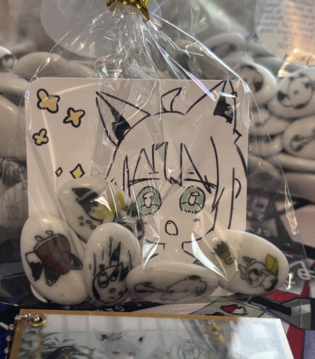 Hi, 
I make some custom chocolates dragees 🌽🍫
Distribution is planned at the expo venue✨
See you at fes ! 🙌
カスタムチョコレートドラジェを作っています
EXPO会場にて無料配布予定です。
🌽🦊✨

#hololivefesEXPO2026 
#すこん部