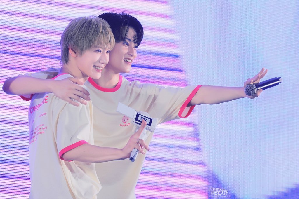 ยิ้มหวานกว่าน้ำผึ้งเดือนห้า