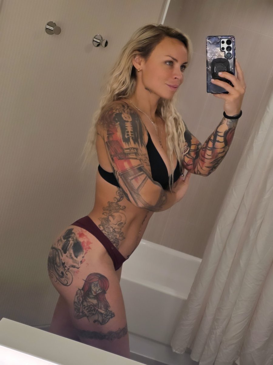 jademassonwong's tweet photo. 135 lbs Mirror check ✅️ https://t.co/misWH8gvLC