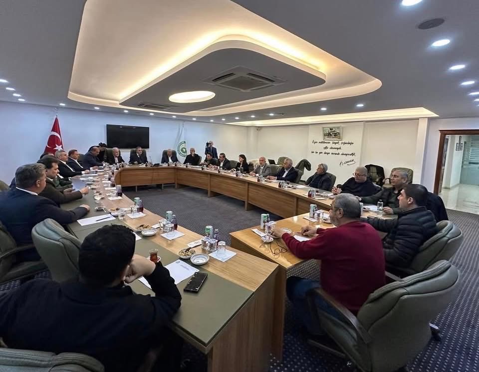 Reyhanlı Ticaret Borsası ev sahipliğinde, Hatay genelindeki 9 Oda/Borsanın katılımıyla gerçekleştirilen İstişare Toplantısı’na; Meclis Başkanımız Ercan Yavuz ve Genel Sekreterimiz Mutlu Özer Özdemir katılım sağladık