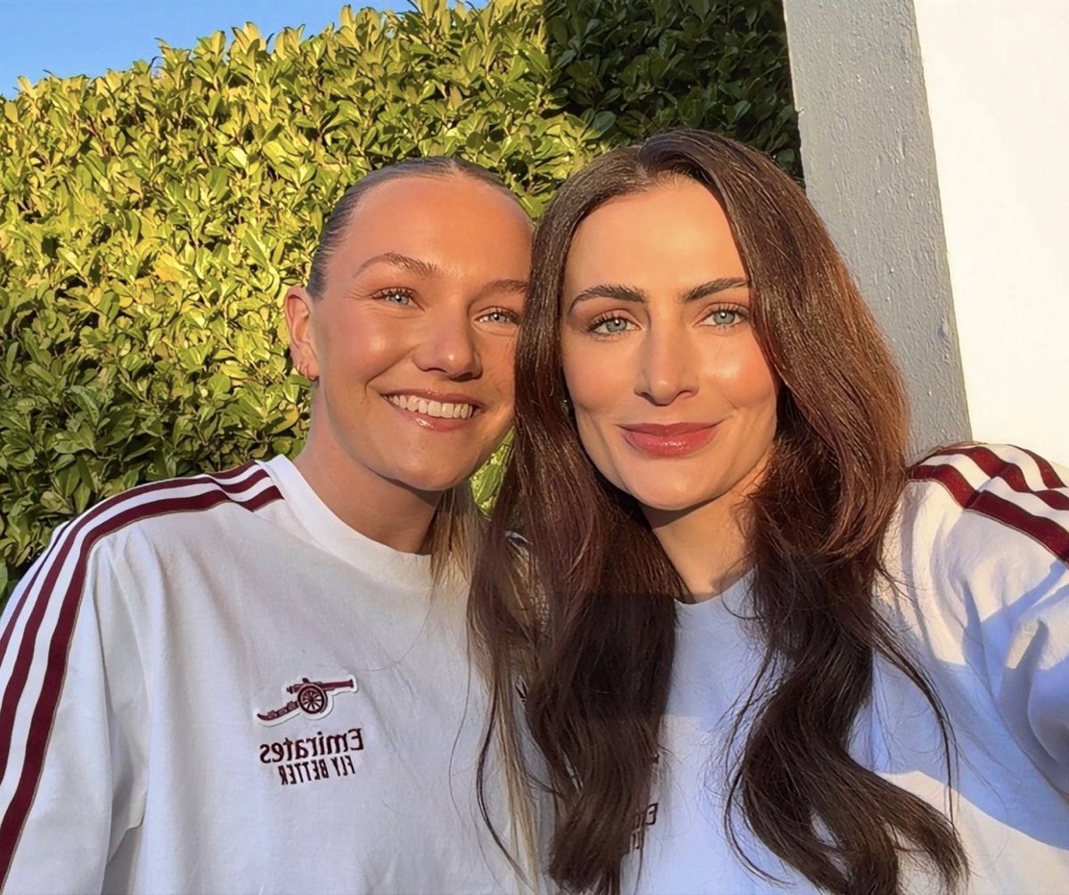 madsxwoso's tweet image. hello?!