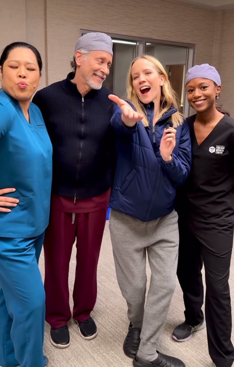 #Dasher fans say thank you <a href="/NBCOneChicago/">One Chicago</a> for the best behind the scenes Valentine’s Day present!🥰🥹#ChicagoMed