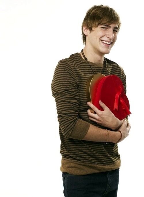 bigtimerush's tweet image. Roses are red
Violets are blue
We love our Rushers 
&amp;amp; BTR loves you!

#btr #bigtimerush #throwback