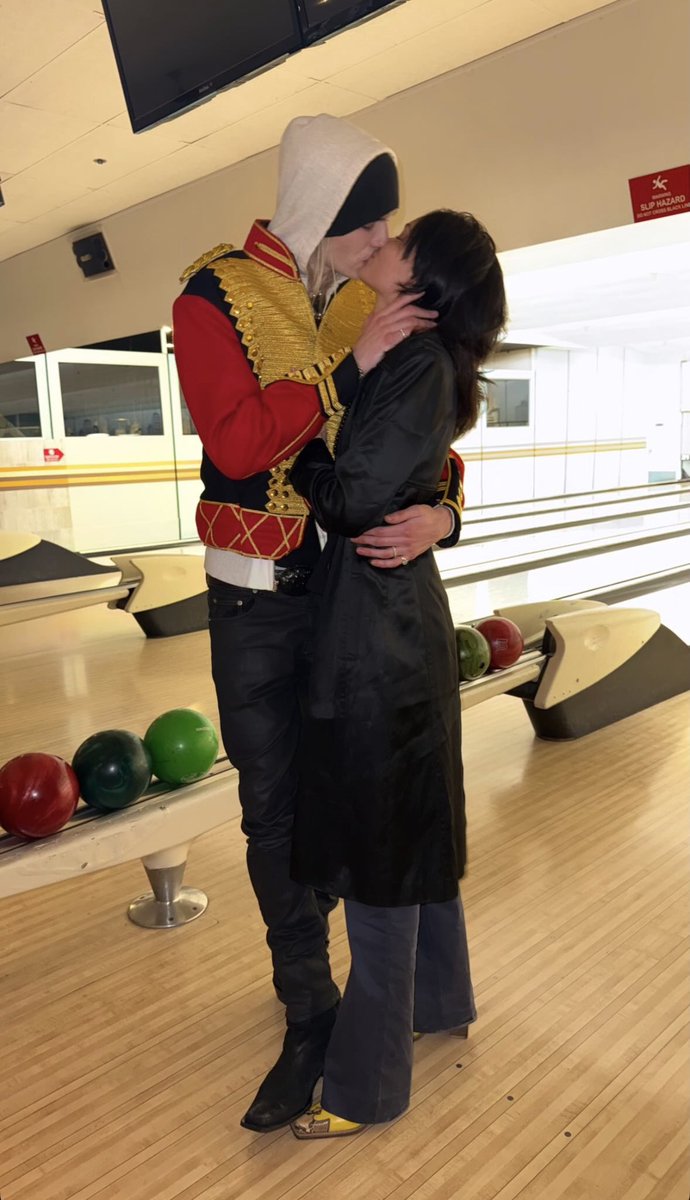 Sirena and 2hollis put on the last remaining clothes before laundry day and go bowling!