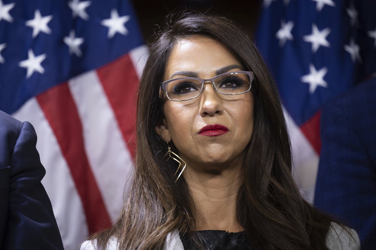 ● كشف النقاب عن تفاصيل قضية إبستين: صدمت عضوة الكونغرس الأمريكي لورين بوبرت موقع نيوز ماكس بعد مراجعتها لوثائق إبستين غير المنقحة:

" الأمر أكثر قتامة مما كان يتخيله أي شخص رسائل بريد إلكتروني عن التعذيب، وإشارات مستمرة إلى "الاستهلاك"، ومكان يُطلق عليه حرفياً اسم "مطعم أكلي