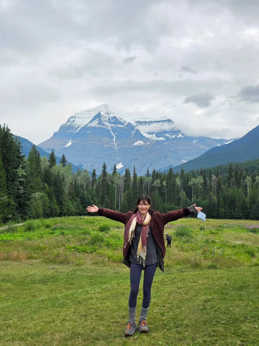 ilove_yoojung's tweet image. Kim Yoo Jung trip to Canada, July 2025
📍Notre Dame Basilica of Montreal
📍Lake Ontario
📍Maligne Lake, Jasper National Park
📍Mount Robson
