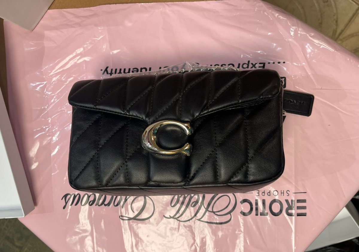 Erotic_shoppe's tweet image. The deliveries continuessssss !!!!

Thank youu everyone 🥳🥹❤️

#deliveries