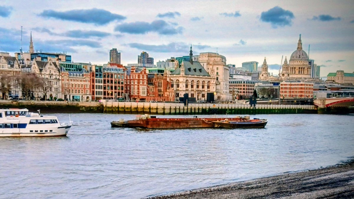 Andrew Linlathen tweet media