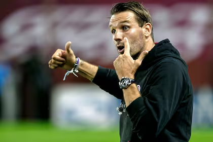 🇫🇮 "#TALLERES ES UN CLUB EUROPEO"

🗣️ Ezequiel Carboni en Tercer Tiempo.

"Estaba en Italia y tenía otras ofertas, pero cuando a uno le nombran Talleres piensa en un club modelo, un club ejemplo a nivel infraestructura y el dirigir a Talleres era una cosa pendiente"