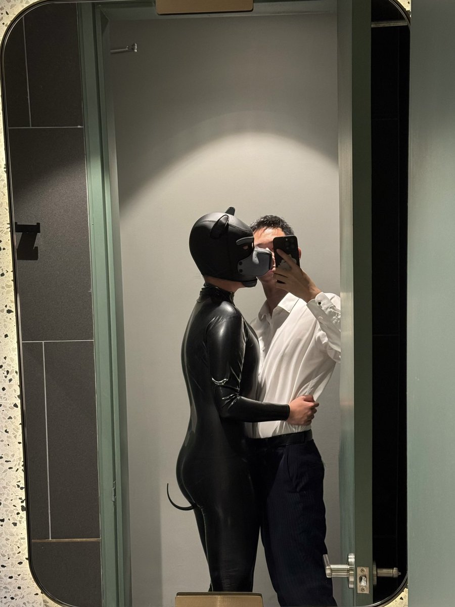 Zanuck02's tweet photo. 喜欢当狗🥵 https://t.co/btUoC0AV77