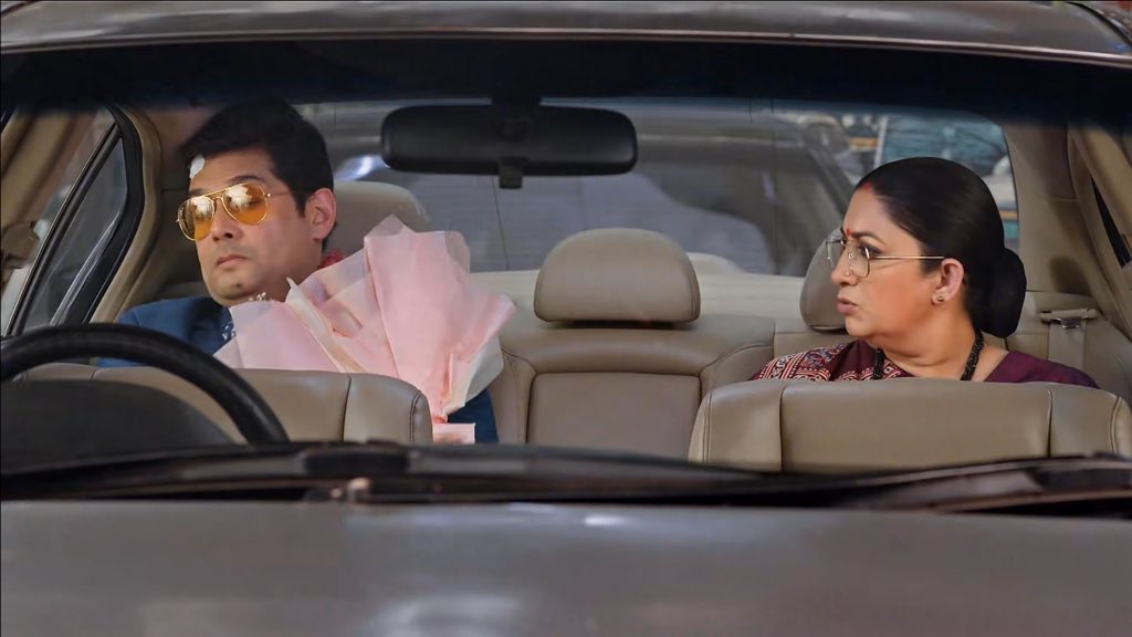 present vs flashbacks ♥️🫠💙

from force-feeding mihir panipuri to throwing the rose bouquet at his face — HOWLING. 😭😆😍🫶🏼

TULSI YOU QUEEN 💁🏻‍♀️💅🏾🔥🤣

<a href="/smritiirani/">Smriti Z Irani</a> <a href="/TheAmarUpadhyay/">Amar Upadhyay</a> <a href="/EktaaRKapoor/">Ektaa R Kapoor</a> 

#KyunkiSaasBhiKabhiBahuThi #SmritiIrani #KSBKBT #KSBKBT2 #AmarUpadhyay