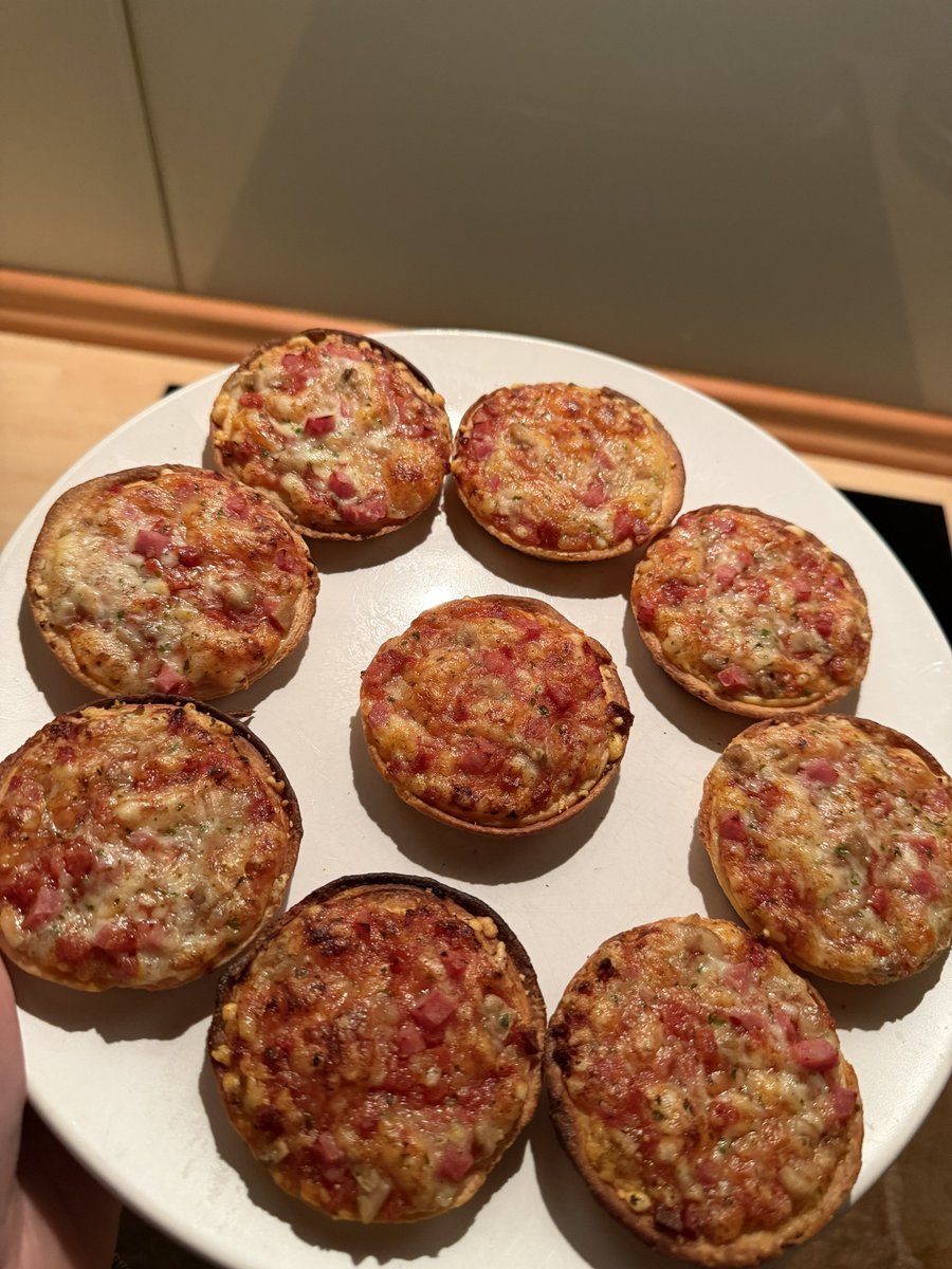 extrakaese tweet media