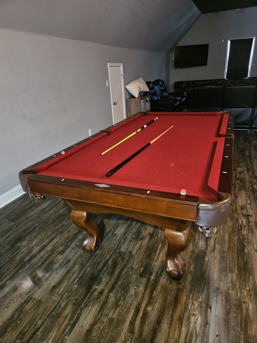 ProBilliards1's tweet image. How it started vs How it Ended 😉
Out with the old Burgundy color felt 
Hello to the new TWO-Tone Look 👀
Euro Blue Table w/ Orange Rails ( #AuburnUniversity ) Two-Tone Look 
8' Brunswick #PoolTable #RackemUp 
#ThePoolTableGuy 🎱