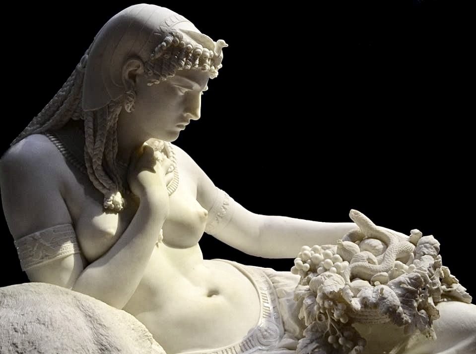 Moodsby_v's tweet photo. Being Cleopatra https://t.co/hRiiFNXpNx