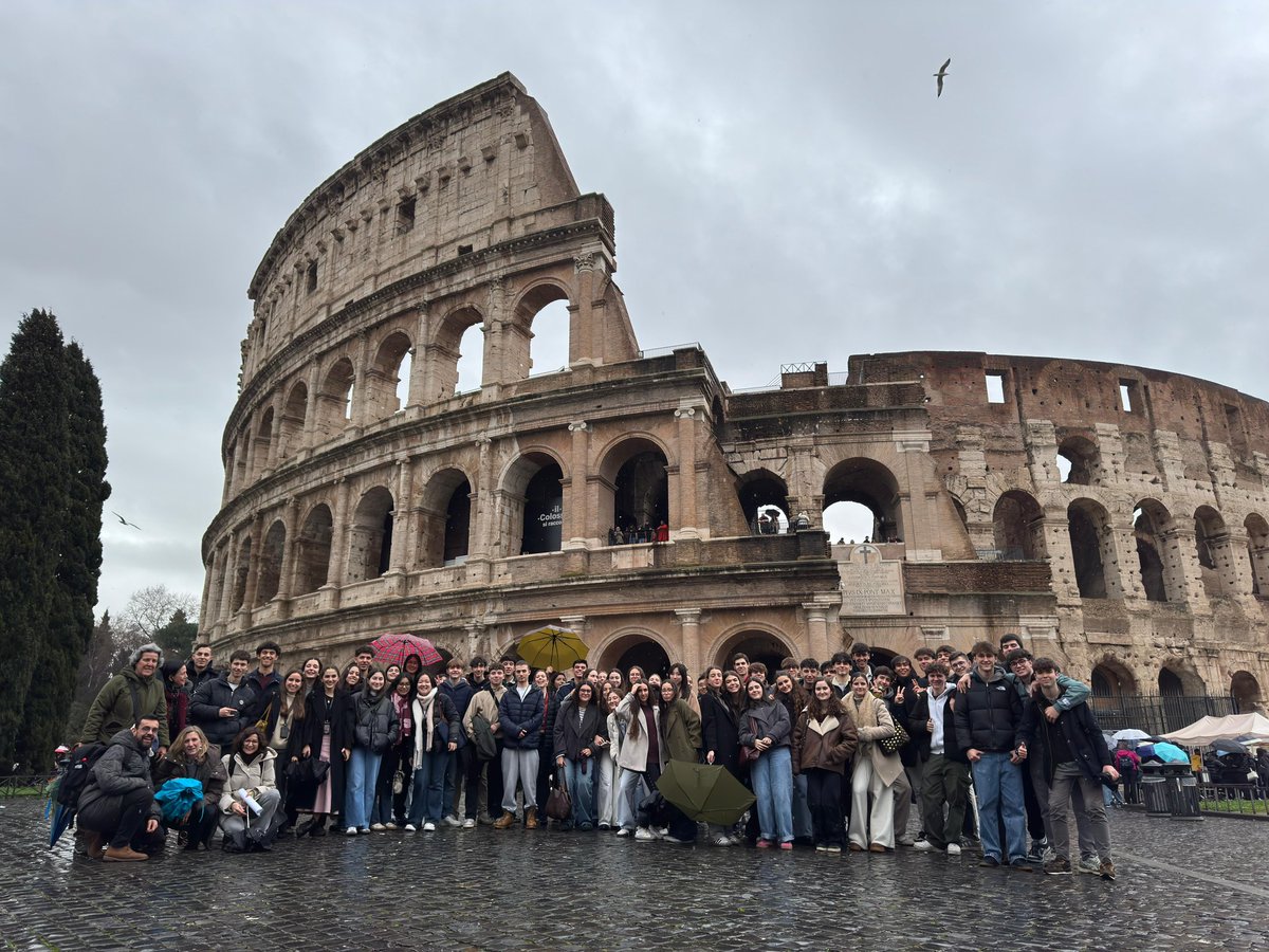 colegio_claret's tweet photo. 🇮🇹 ¡Seguimos añorando Italia!
Lo mejor: nuestro alumnado de 2º de Bachillerato, brillante y muy Claret.
Un cierre precioso de etapa, con momentos únicos: vimos al Papa y celebramos el cumple de nuestra directora.
Gracias por vuestra actitud y corazón.
#ViajeDeEstudios #Italia2026 https://t.co/80jKwSlBl3