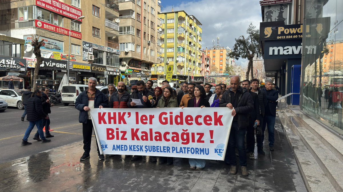 amedhabersen's tweet photo. KHK'ler gidecek, biz kalacağız. 156. hafta buluşmasında yine alanlardaydık. Son arkadaşımız dönene kadar mücadelemiz devam edecek. https://t.co/QcuLMNagia