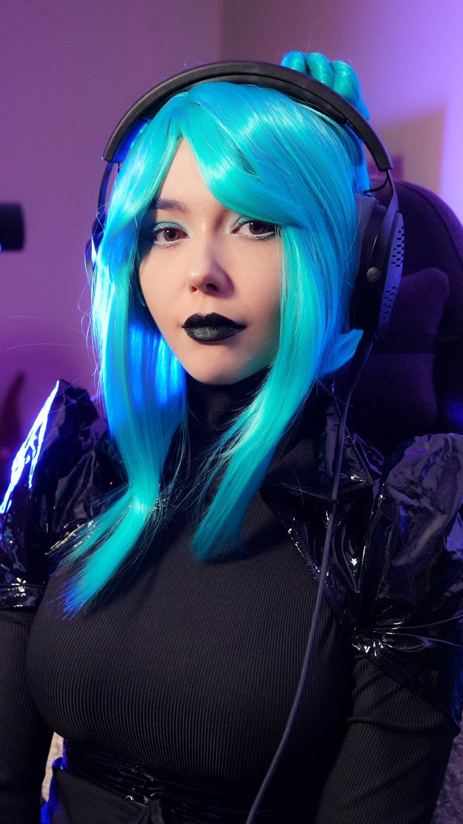 Mila Azul Chan🍑 tweet media