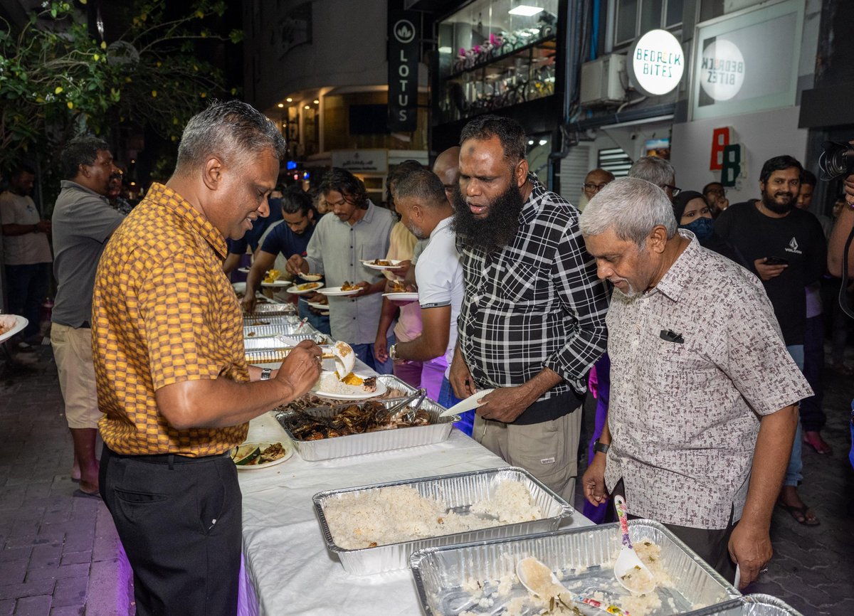 މައްޗަންގޮޅީގެ އެކުވެރި ރައްޔިތުން ގުޅިގެން ބޭއްވި މާހެފުމުގައި މޭޔަރ <a href="/adamazim/">Adam Azim, Mayor of Male’ City</a> ބައިވެރިވަޑައިންނެވުން

#LCE2026 
#Heyvallathayyaru
#AdamazimForMayor