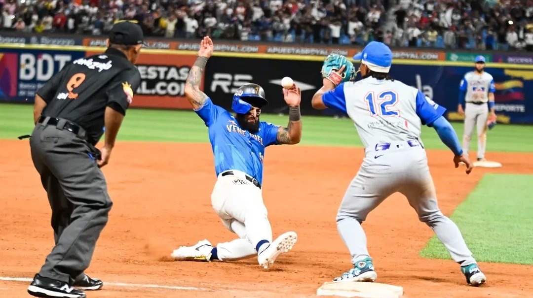 #14Febrero Ganó Magallanes de Venezuela ante su público. Ambientazo en El Monumental. Link youtu.be/TdC_CYTp5w4?si…

 #SeriedelasAmericas2026 #Magallanes #Venezuela #CaimanesdeBarranquilla #Beisbol <a href="/aldrhym/">ALDRHYM ADRIANZA El Pionero</a> <a href="/GrandSlamInter/">GRAND SLAM Internacional</a> <a href="/MegasportsT/">megasports.tv</a> <a href="/PASTVDEPORTES/">PASTV DEPORTES🏀⚾🏈⚽</a> <a href="/LVBP_Oficial/">#UnaVidaUnaLiga ⚾️🇻🇪</a> <a href="/Magallanes_bbc/">Magallanes BBC ⚓️⚾️</a>