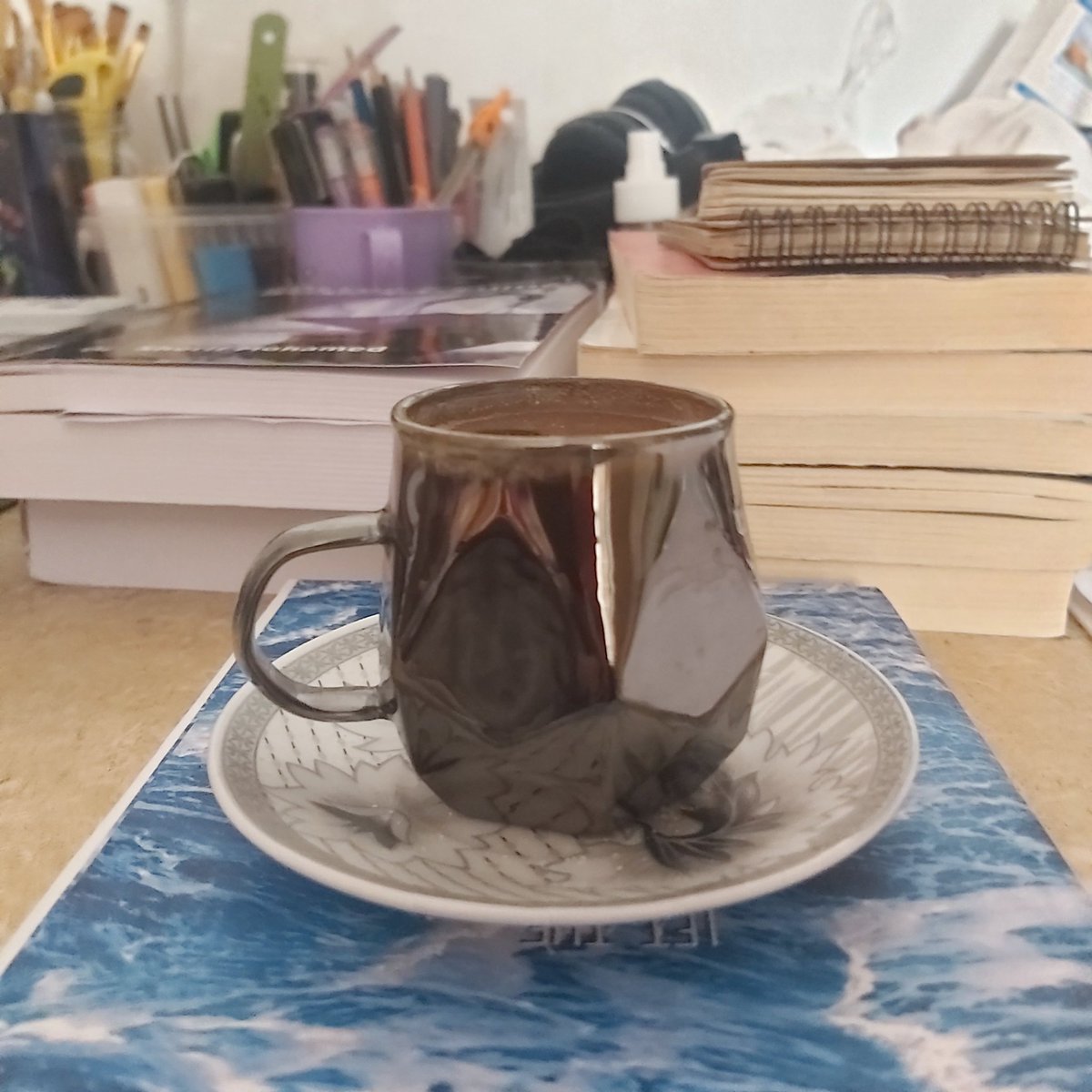 تصوير سيء جدًا لفنجان تحفة جدًا
اضحك عليا في تمنه بس أمي عدتها لي